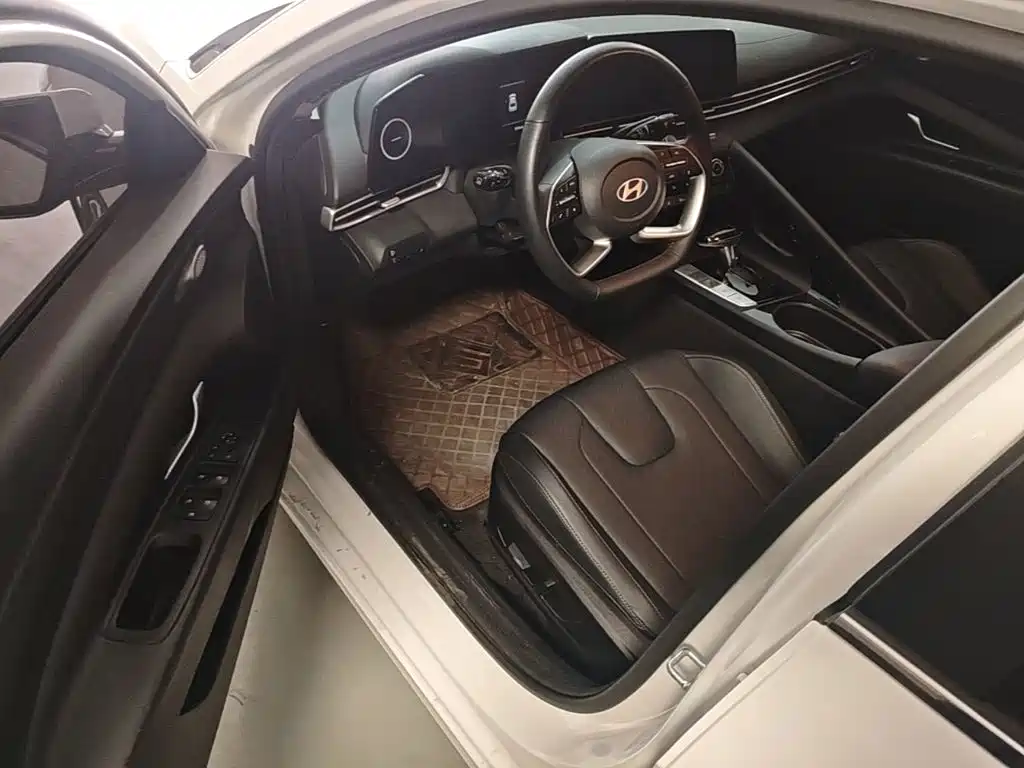 Elantra 2023 1.5L CVT LUX Premium Edition купить на сайте DeffCars