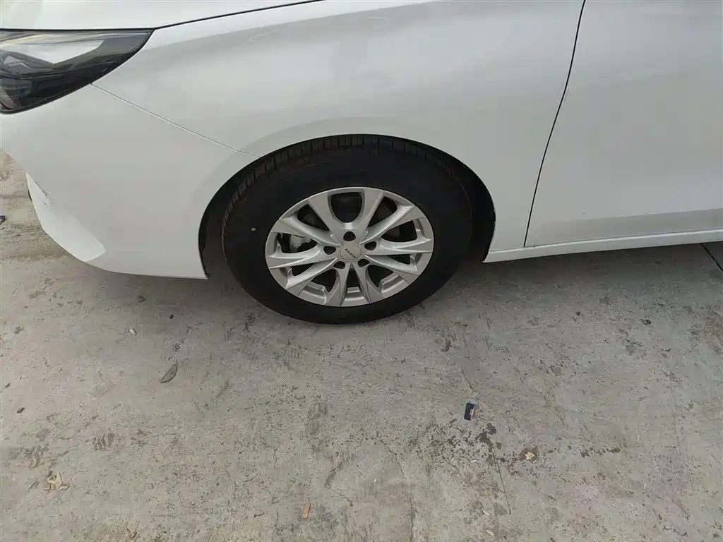Roewe i5 2026 1.5L CVT Deluxe Edition купить на сайте DeffCars