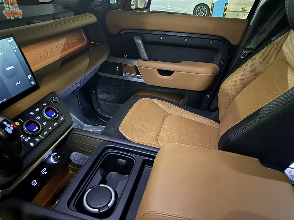Land Rover Defender 2023 110 3.0T P400 X-DYNAMIC HSE купить на сайте DeffCars