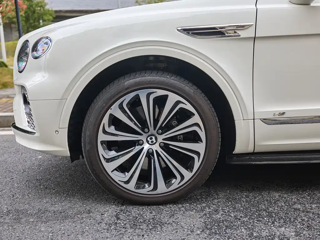 Bentayga 2022 4.0T V8 купить на сайте DeffCars