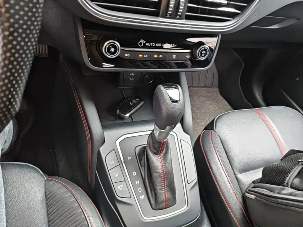 Focus 2022 Hatchback EcoBoost 180 Automatic ST Line купить на сайте DeffCars