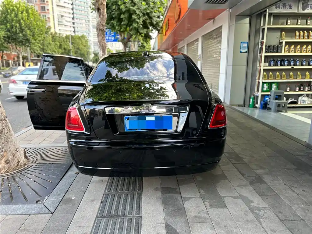 Ghost 2010 6.6T Standard Edition купить на сайте DeffCars