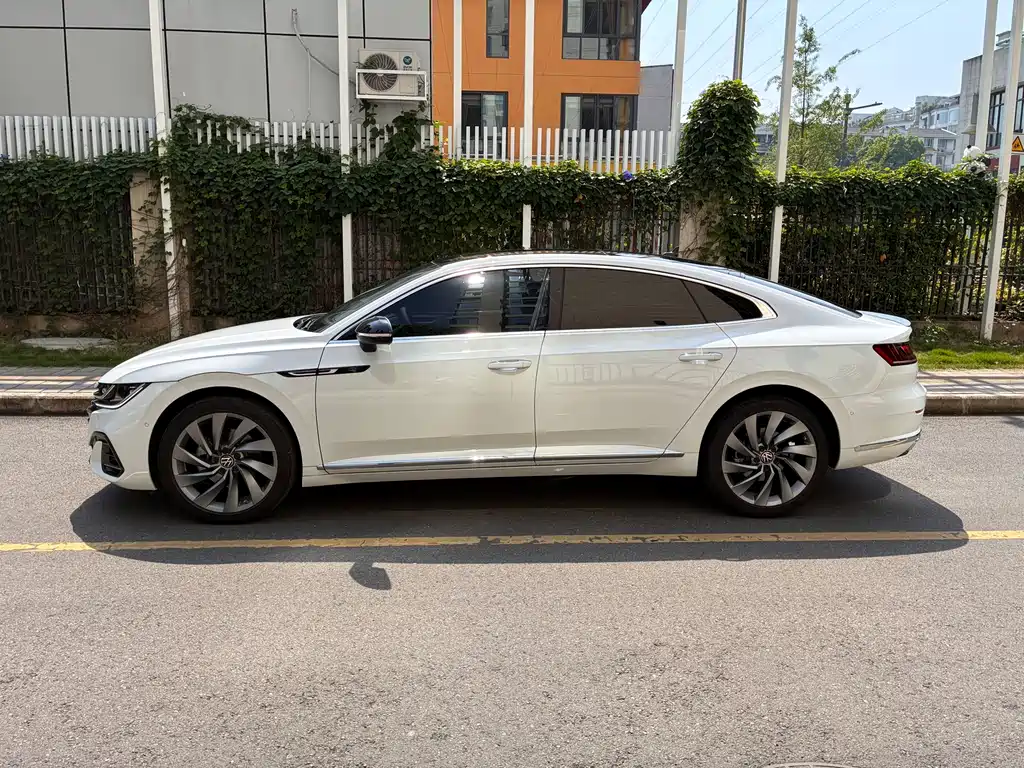 FAW-Volkswagen CC 2021 380TSI eye-catching version купить на сайте DeffCars