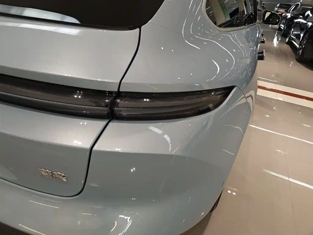 NIO ET5T 2024 model 75kWh Touring купить на сайте DeffCars