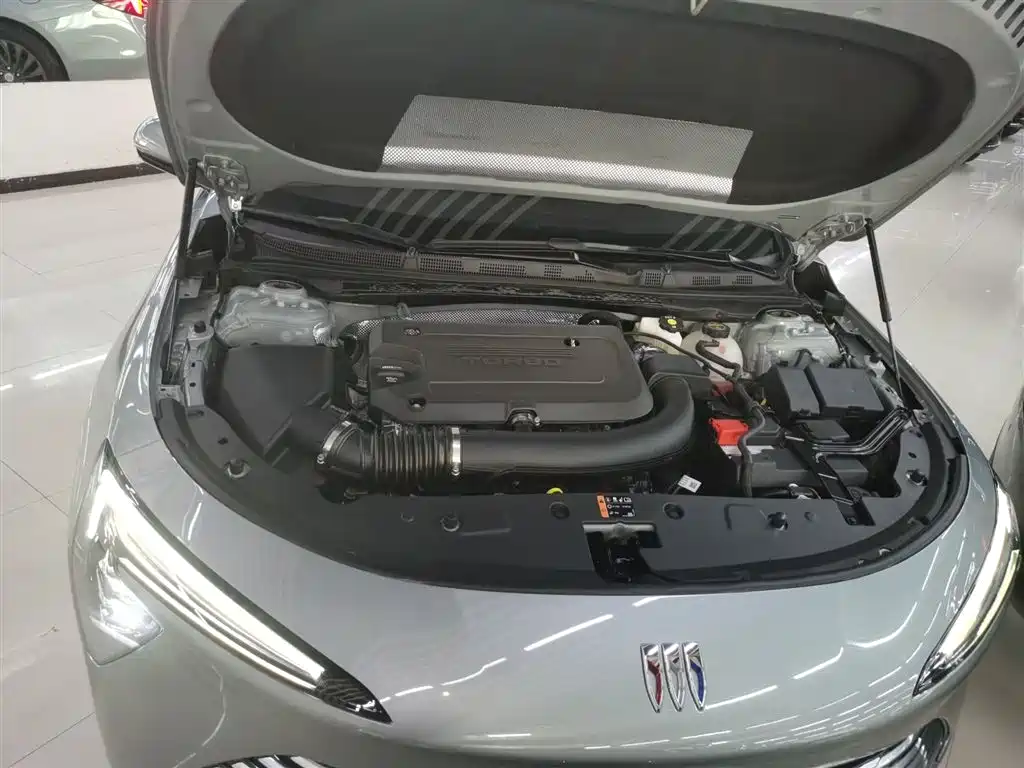 LaCrosse 2025 28T Platinum Edition купить на сайте DeffCars