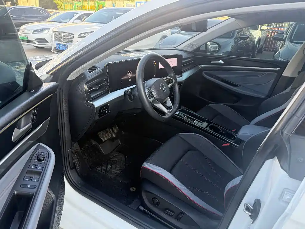 LAMANDO 2024 LAMANDOL 280TSI DSG Hot Edition купить на сайте DeffCars