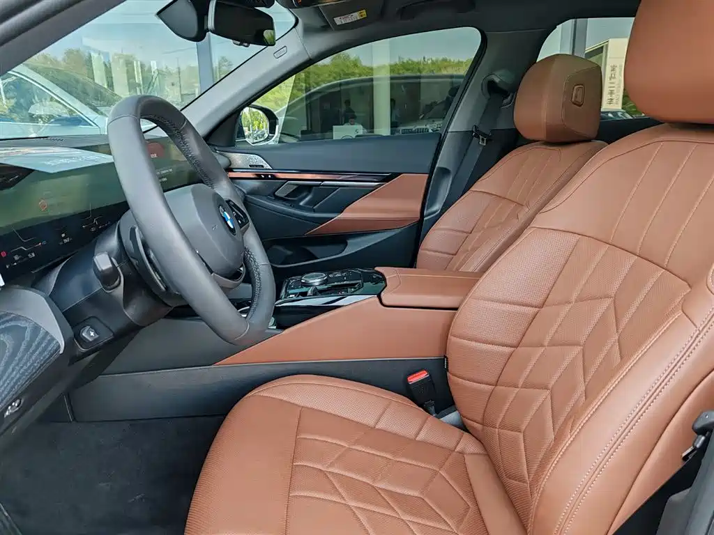 BMW 5 Series 2024 530Li Leading Luxury Package купить на сайте DeffCars