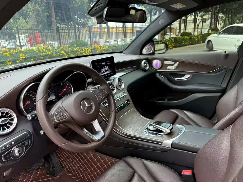 Mercedes-Benz GLC 2018 GLC 300 4MATIC luxury model купить на сайте DeffCars