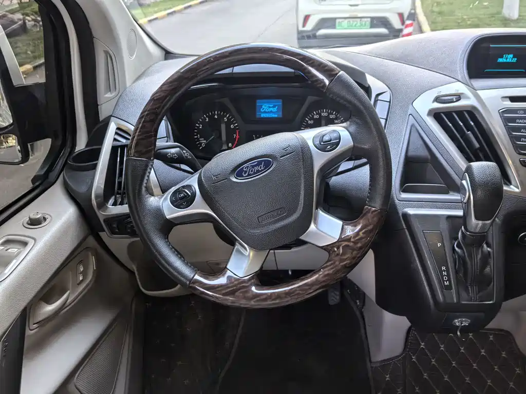 Tourio 2017 2.0T automatic refined version купить на сайте DeffCars