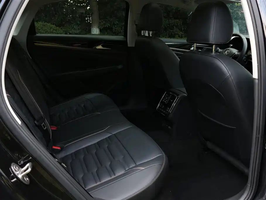 Passat 2020 330TSI Elite Edition National V купить на сайте DeffCars