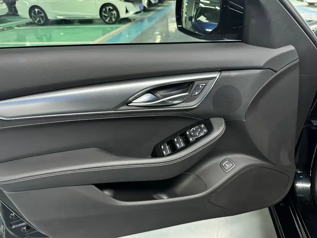 Cadillac CT5 2023 28T Fashion Model купить на сайте DeffCars