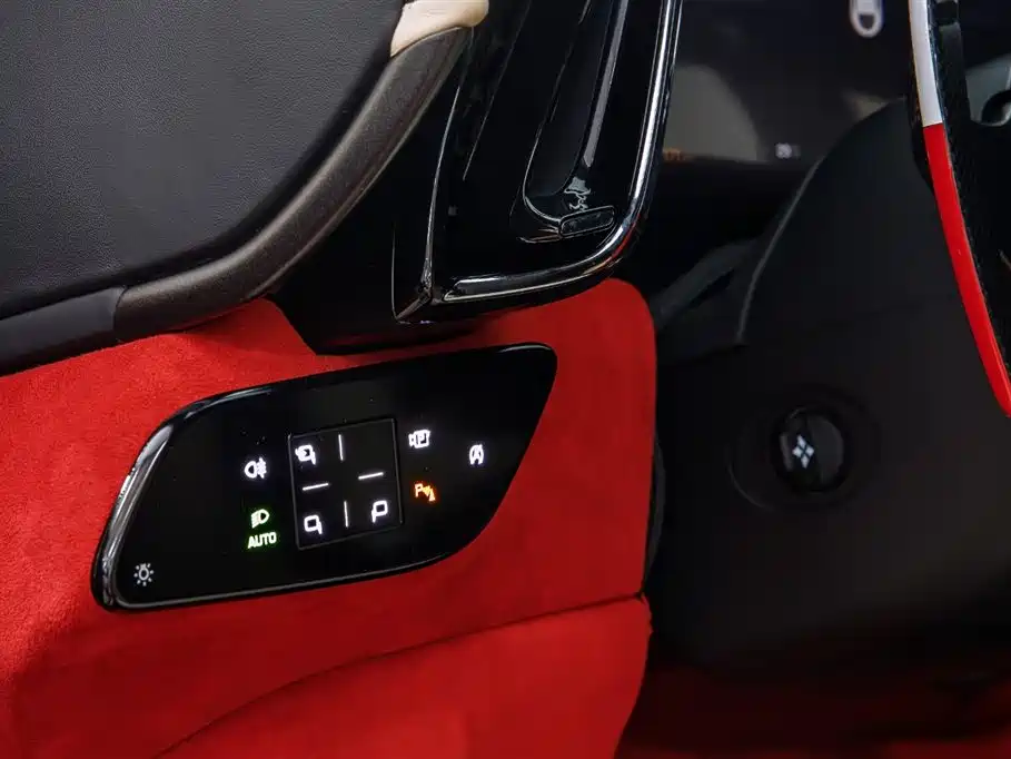 Roma 2020 3.9T V8 купить на сайте DeffCars