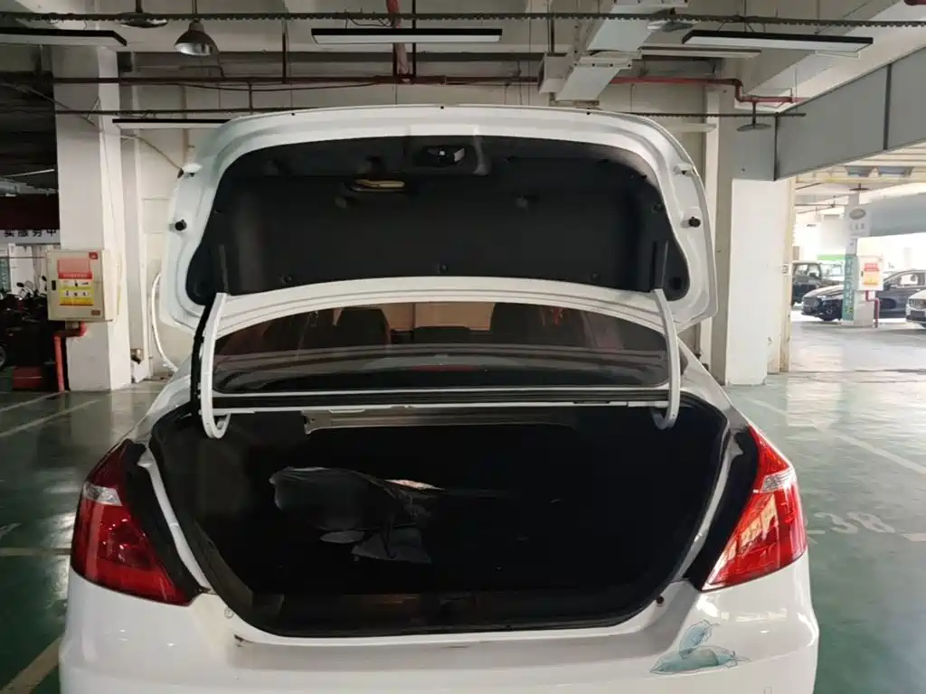 Emgrand 2017 Sedan Million Model 1.5L CVT Upward Interconnect Version купить на сайте DeffCars