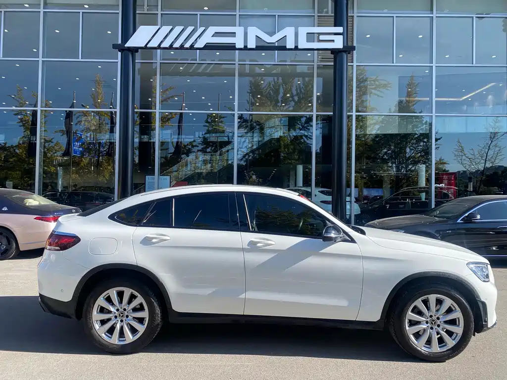 Mercedes-Benz GLC Coupe 2021 GLC 260 4MATIC Coupe SUV купить на сайте DeffCars