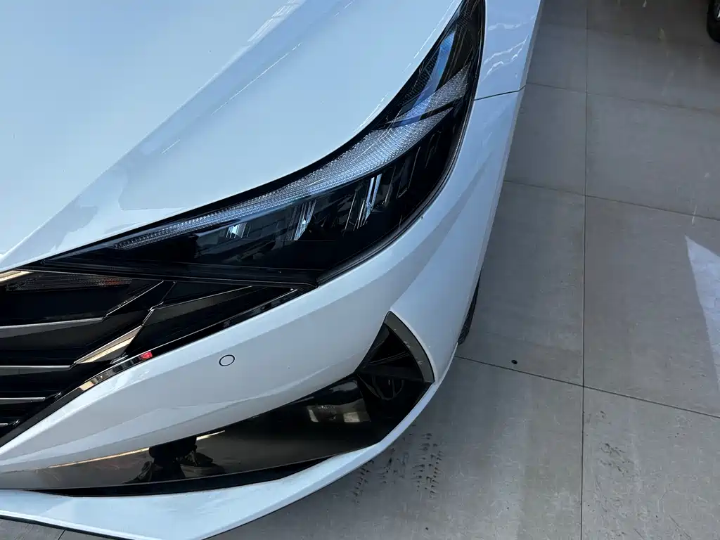Elantra 2022 1.5L CVT LUX Premium Edition купить на сайте DeffCars