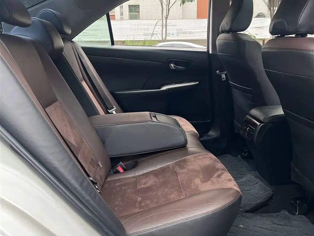 Camry 2016 2.5G 10th Anniversary Deluxe Navigation Edition купить на сайте DeffCars