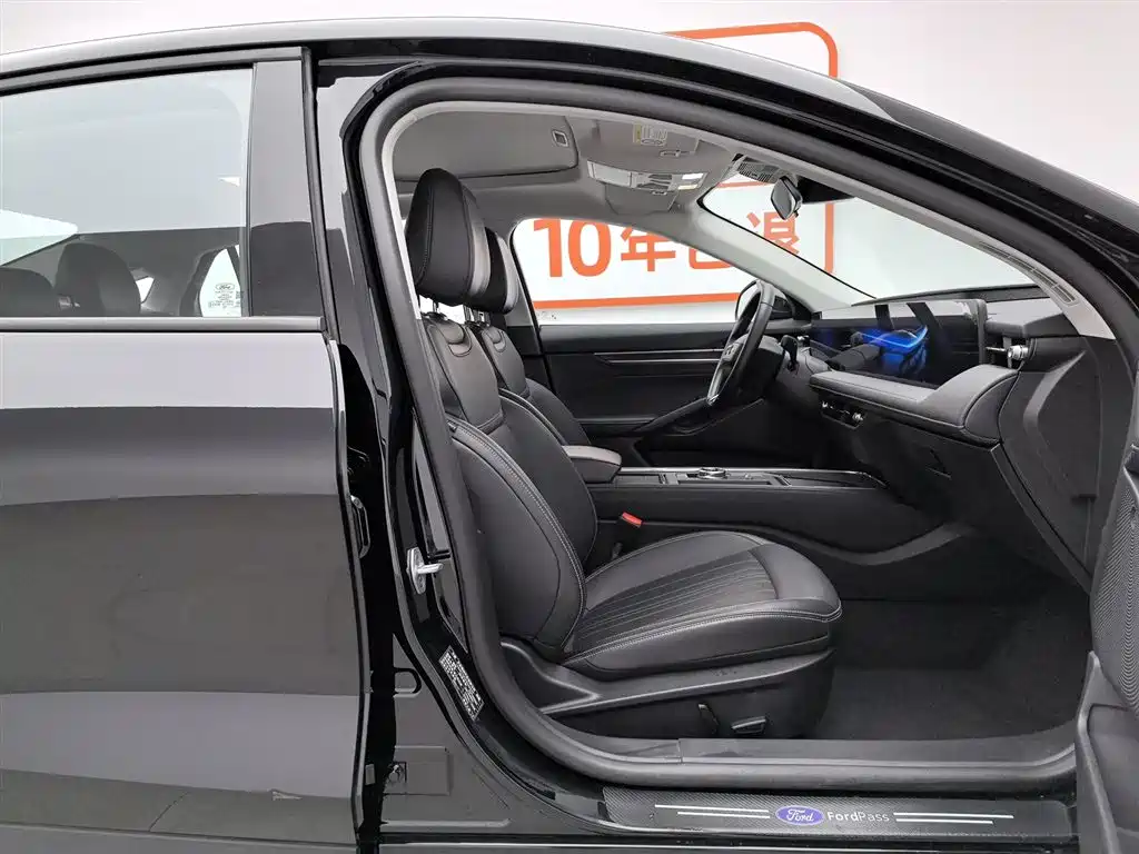 Mondeo 2025 2.0T EcoBoost Luxury купить на сайте DeffCars
