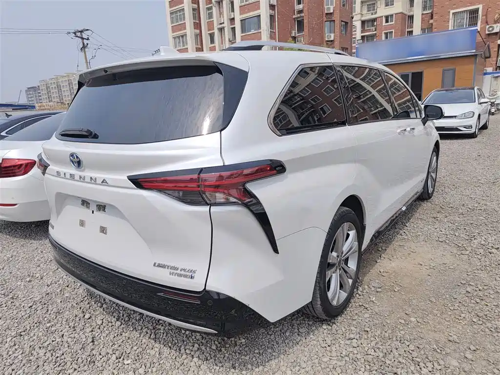 SIENNA 2021 2.5L Hybrid Extreme Edition купить на сайте DeffCars