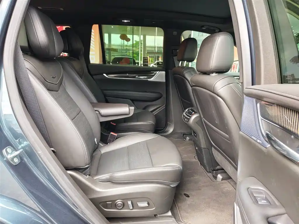 Cadillac XT6 2025 2.0T six-seat four-wheel drive premium executive black label version купить на сайте DeffCars