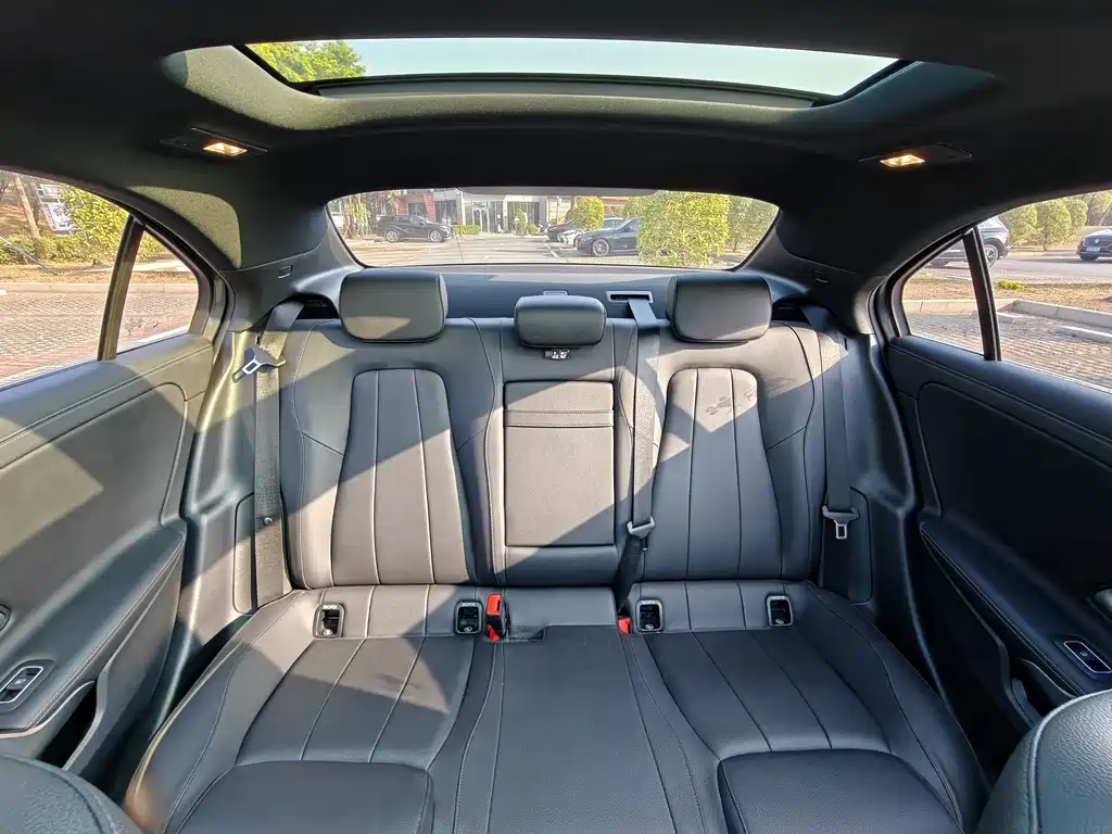 Mercedes-Benz A-Class 2022 Facelift A 200 L Sports Sedan Fashionable купить на сайте DeffCars