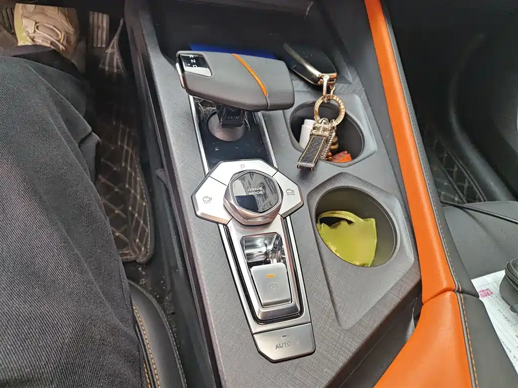 Changan UNI-V 2022 1.5T premium model купить на сайте DeffCars