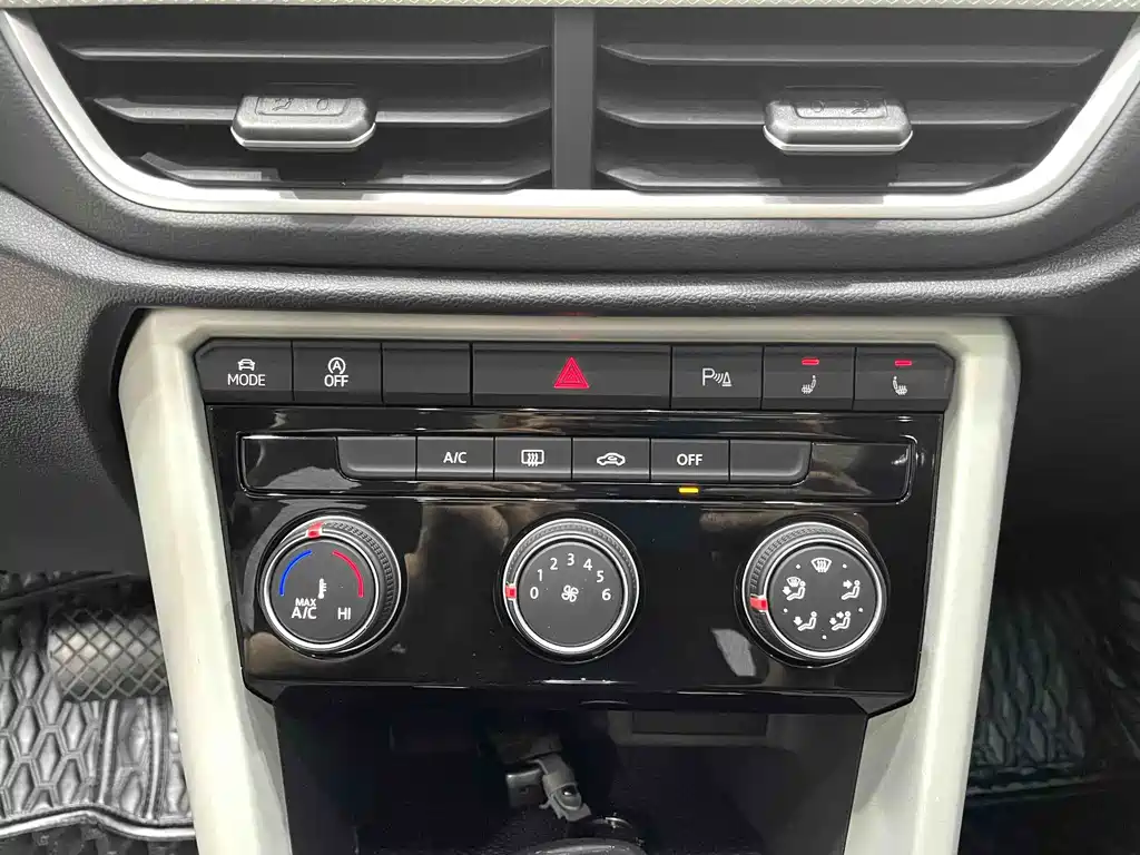 T-ROC 2023 280TSI DSG two-wheel drive time version купить на сайте DeffCars