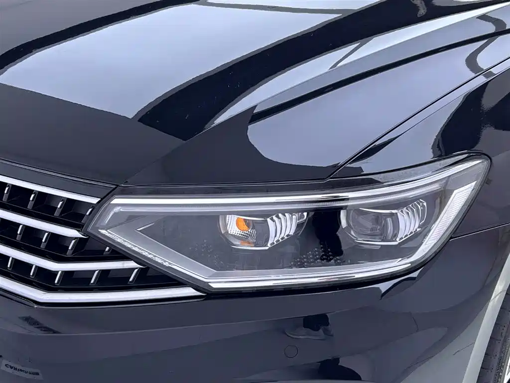 Magotan 2023 2 million commemorative edition 330TSI DSG leading model купить на сайте DeffCars