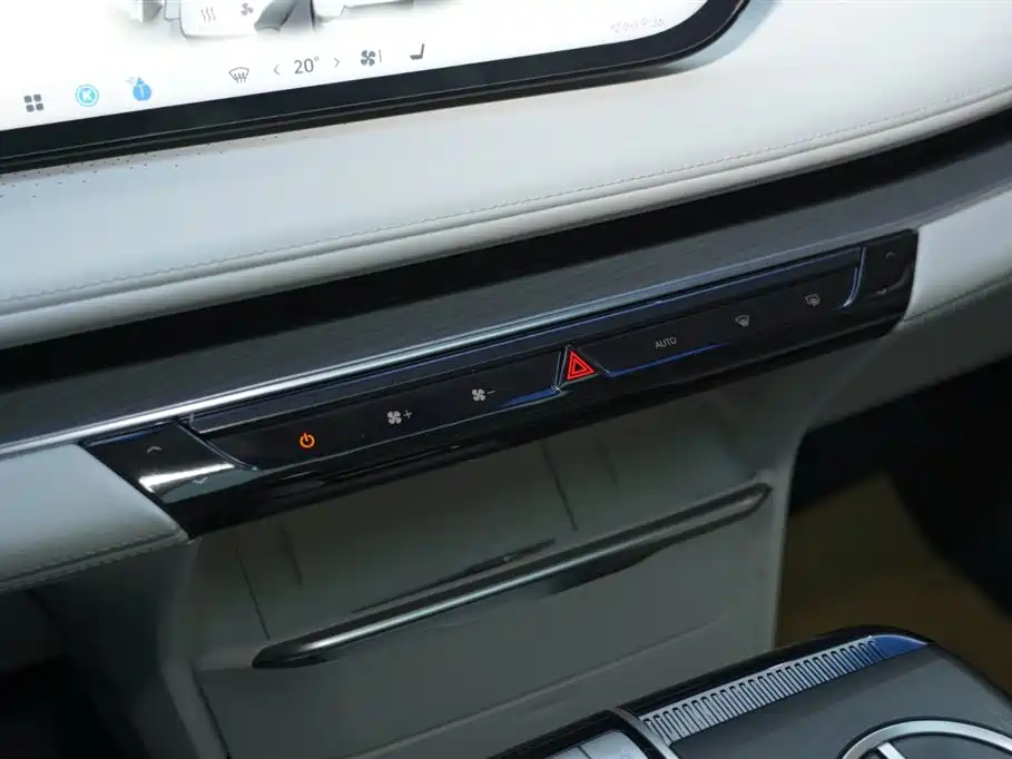 Buick GL8 New Energy 2024 Lu Zun Exclusive Edition 7 seats купить на сайте DeffCars