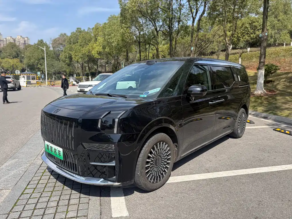 Jikrypton 009 2024 six-seater executive version four-wheel drive 108kWh купить на сайте DeffCars