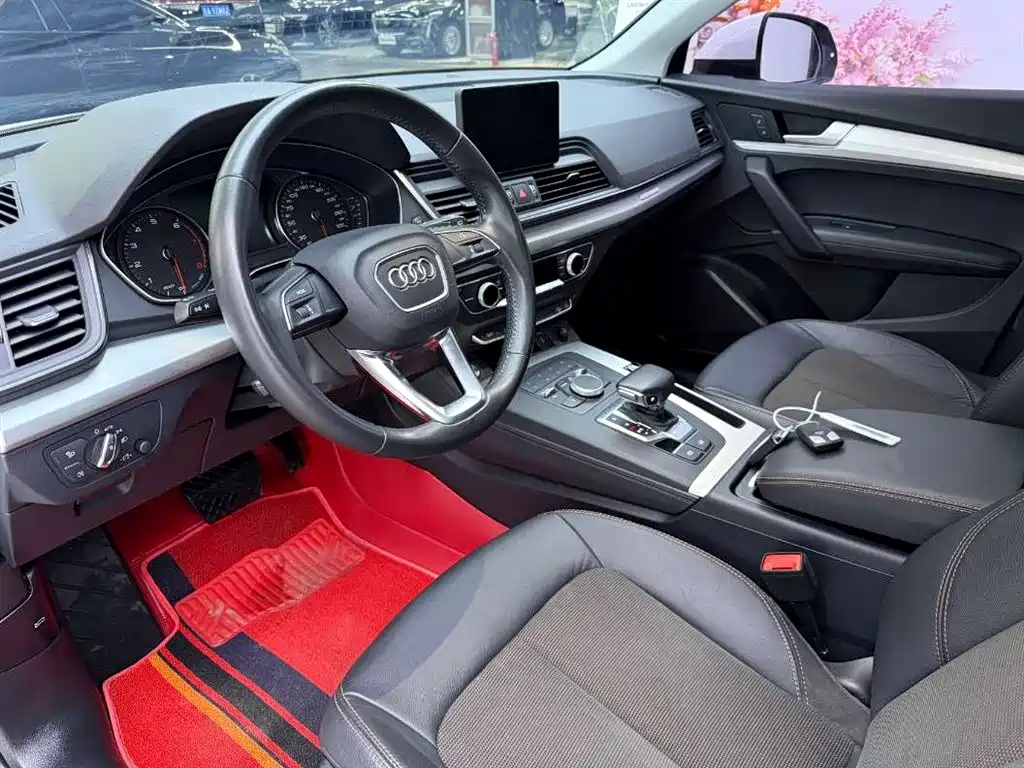 Audi Q5L 2020 facelift 40 TFSI enjoys fashionable style купить на сайте DeffCars