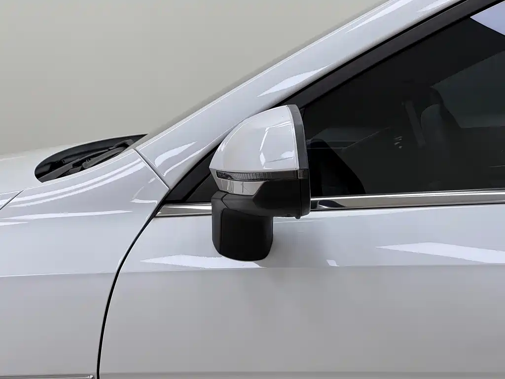 Qin PLUS 2024 Honor Edition DM-i 55KM Leading Type купить на сайте DeffCars