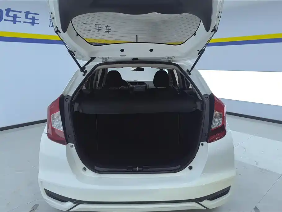 Fit 2018 1.5L CVT Comfort Sunroof Edition купить на сайте DeffCars