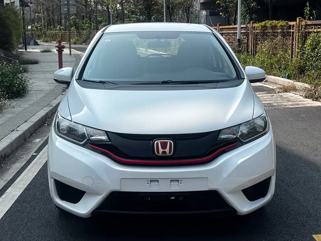 Fit 2016 1.5L LX manual comfort model купить на сайте DeffCars