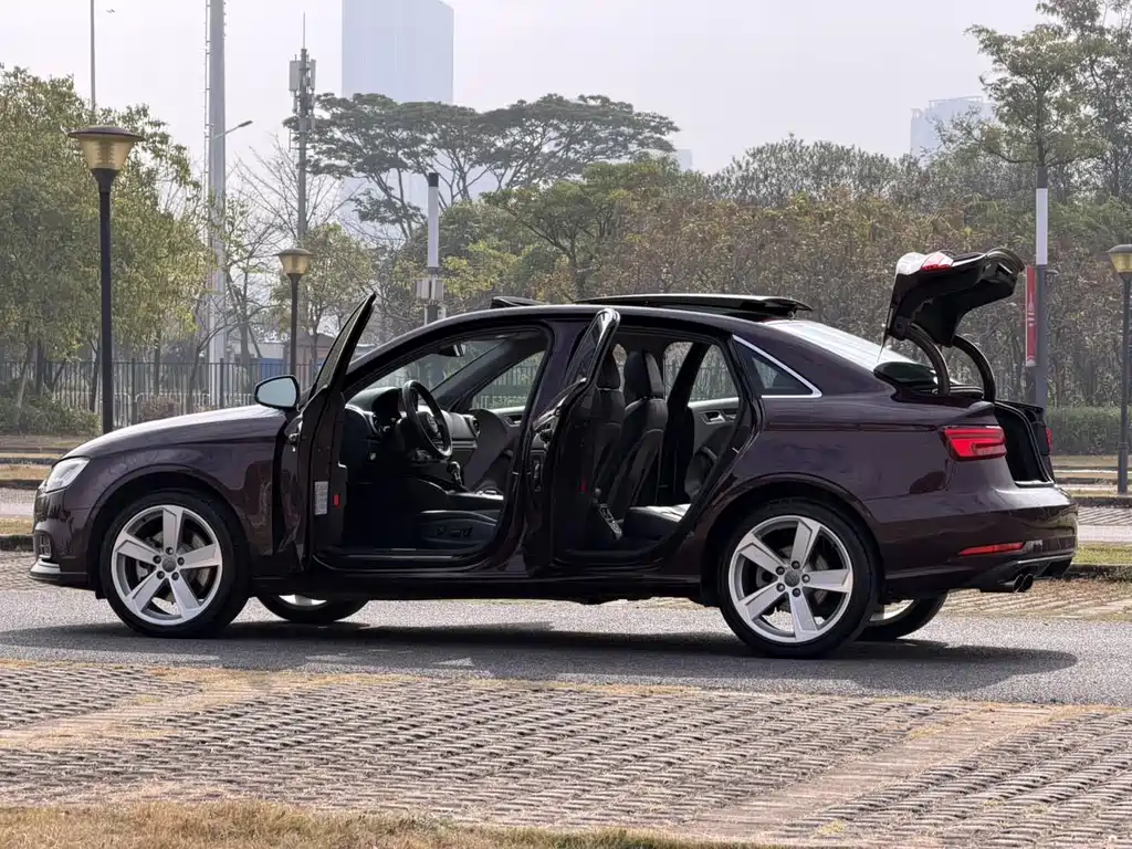 Audi A3 2017 Limousine 40 TFSI Fashion Model купить на сайте DeffCars