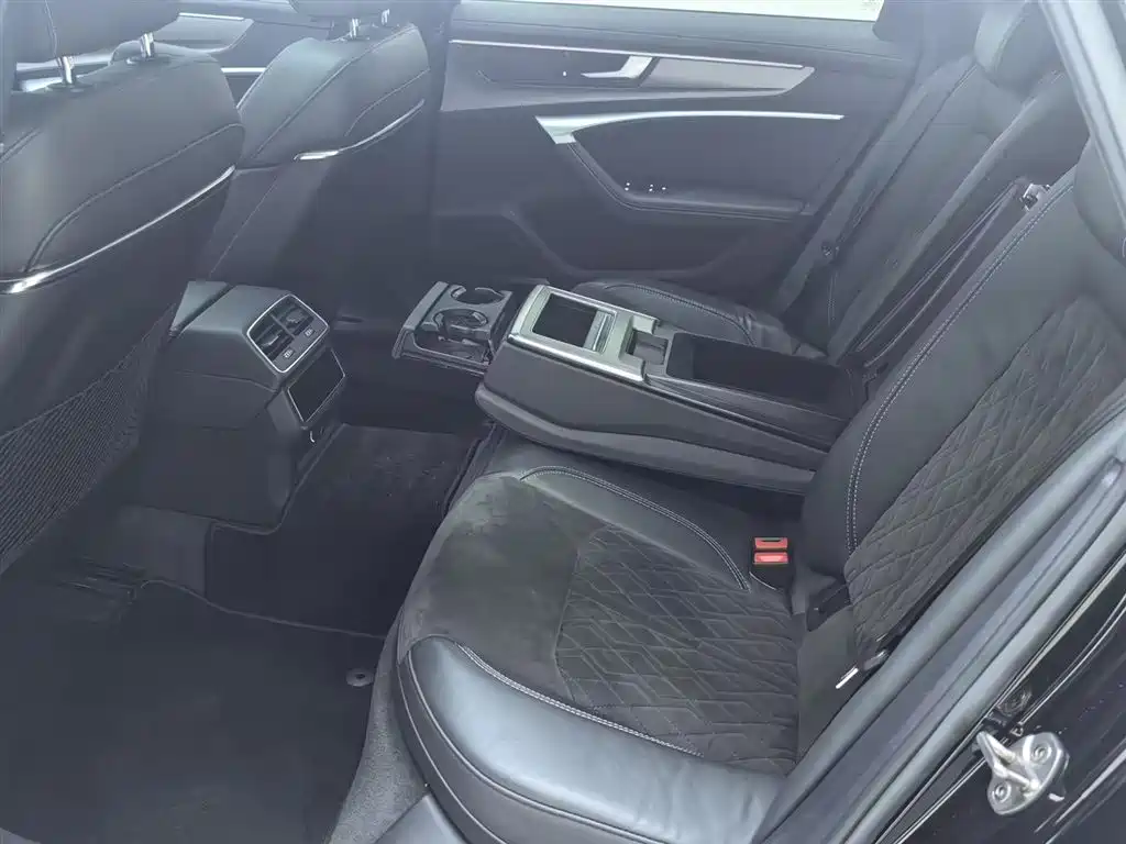 Audi A6L 2021 55 TFSI quattro exclusive dynamic model купить на сайте DeffCars