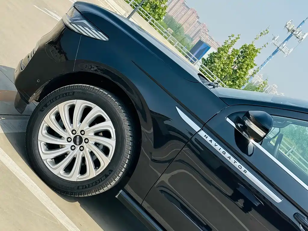 Navigator 2025 3.5T President Edition купить на сайте DeffCars