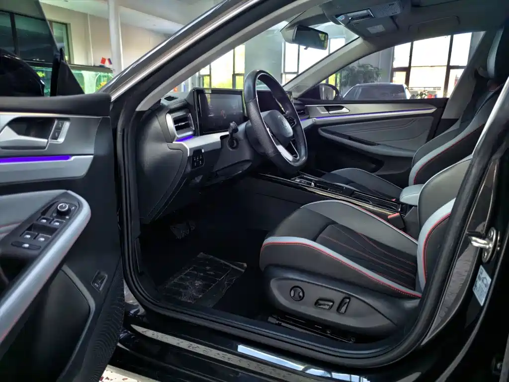 Lamando 2022 Lamandol 280TSI DSG Spicy Edition купить на сайте DeffCars