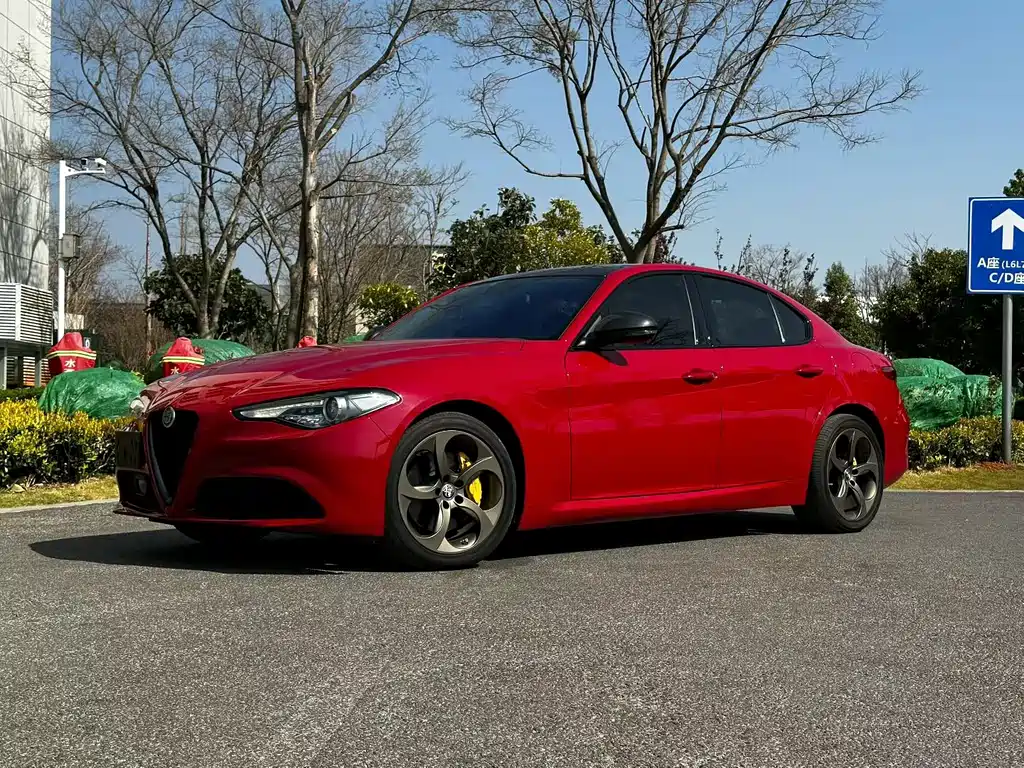 Giulia Juliet 2019 2.0T 280HP Black Package Black Label Limited Edition купить на сайте DeffCars