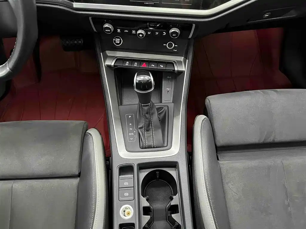 Audi Q3 2022 35 TFSI Fashionable and Dynamic купить на сайте DeffCars