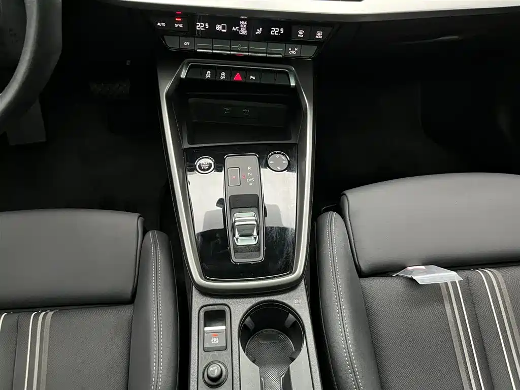 Audi A3 2023 Sportback 35 TFSI stylish and sporty купить на сайте DeffCars