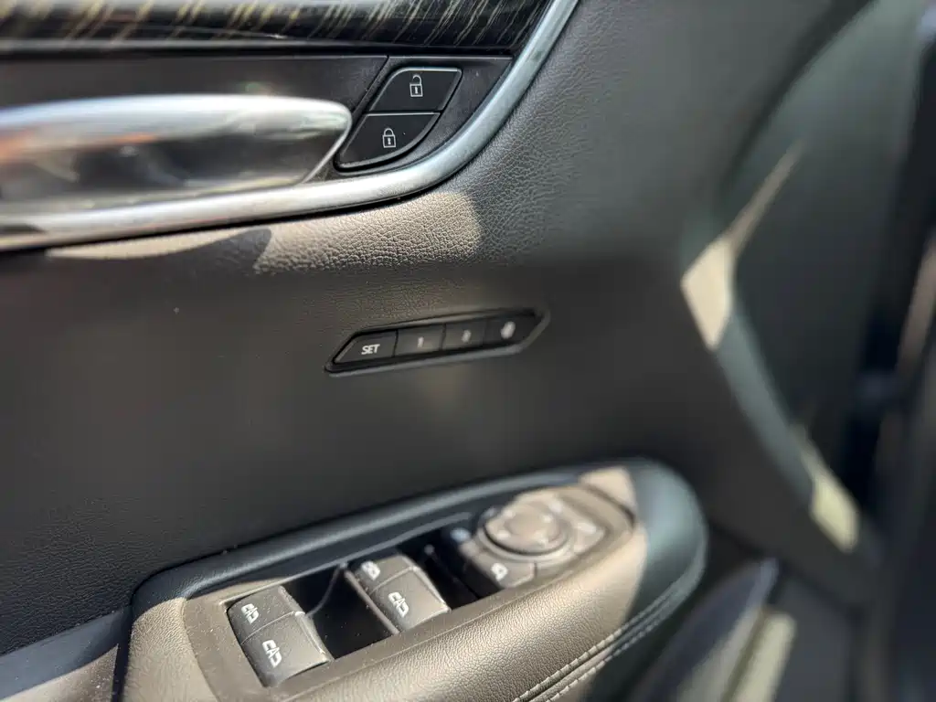 Cadillac XT6 2020 28T six-seat four-wheel drive luxury model купить на сайте DeffCars