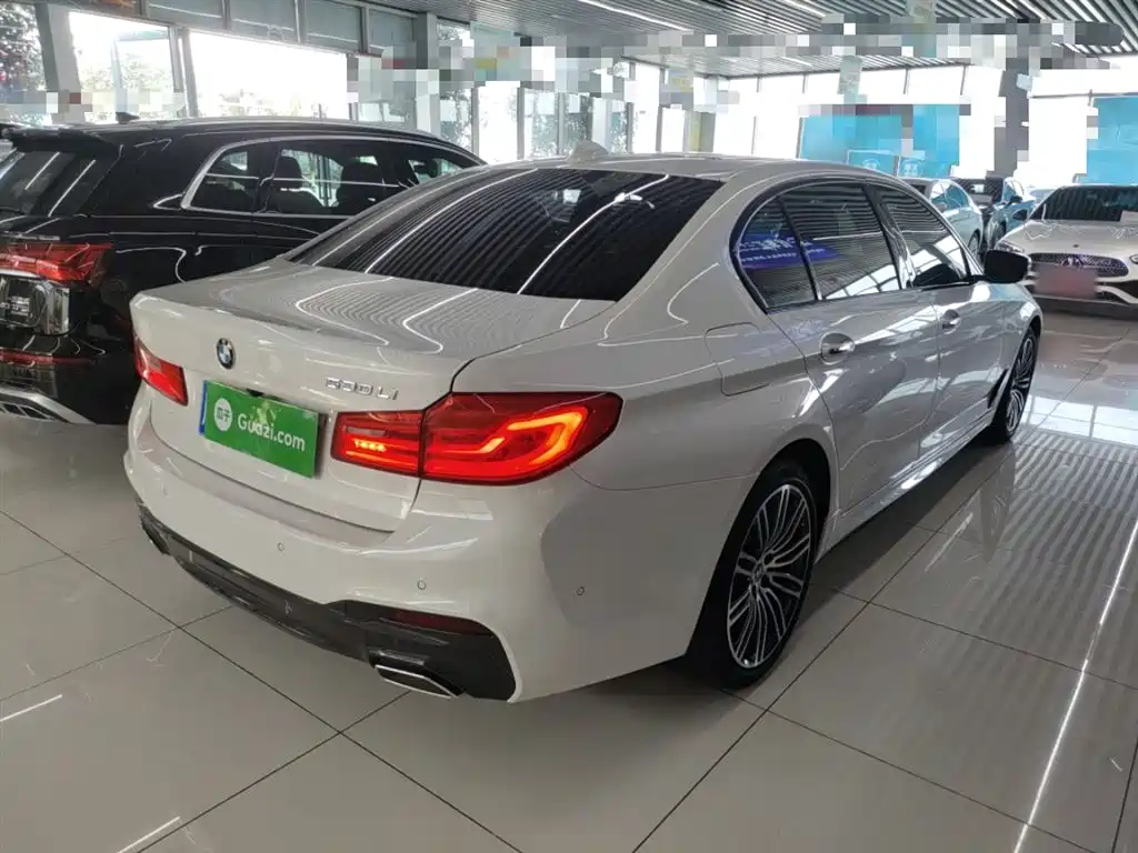 BMW 5 Series 2018 facelift 530Li leading M sports package купить на сайте DeffCars