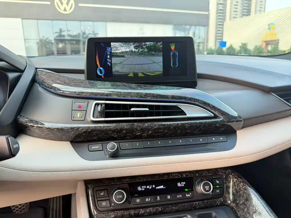 BMW i8 2014 standard model купить на сайте DeffCars