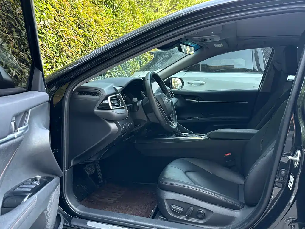 Camry 2023 2.5G Deluxe Edition купить на сайте DeffCars