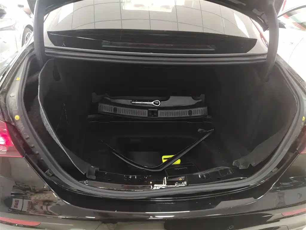Mercedes-Benz E-Class 2021 facelift E 300 L sports luxury model купить на сайте DeffCars