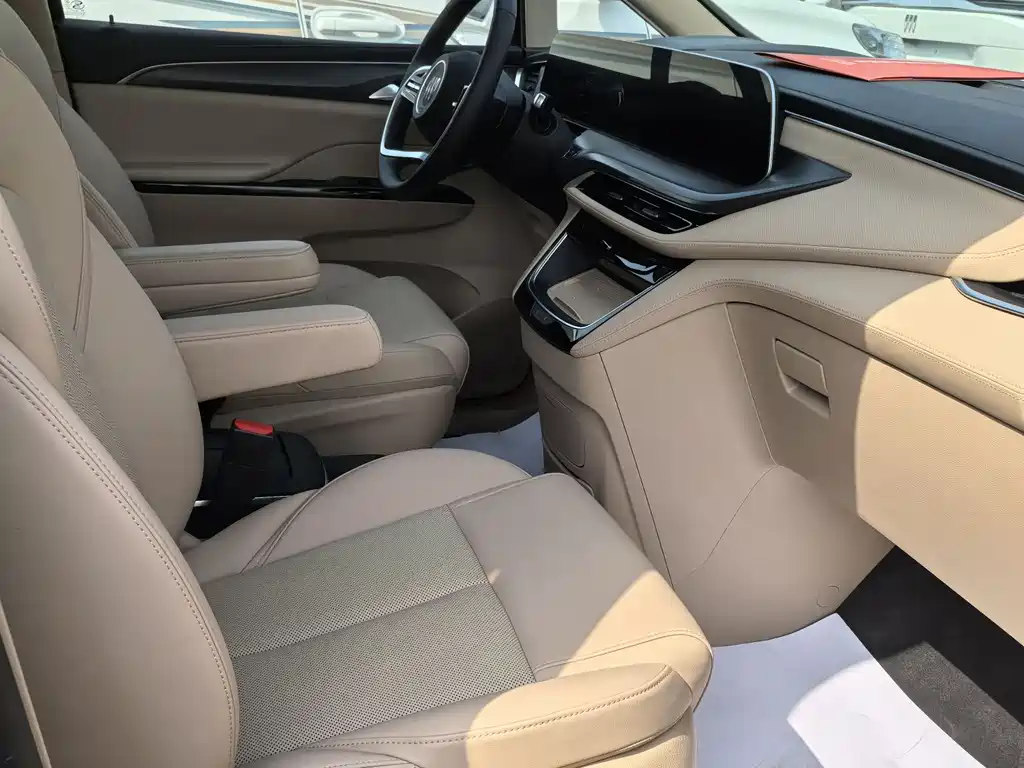 Buick GL8 New Energy 2025 Lu Shang Exclusive Edition 7 Seats купить на сайте DeffCars