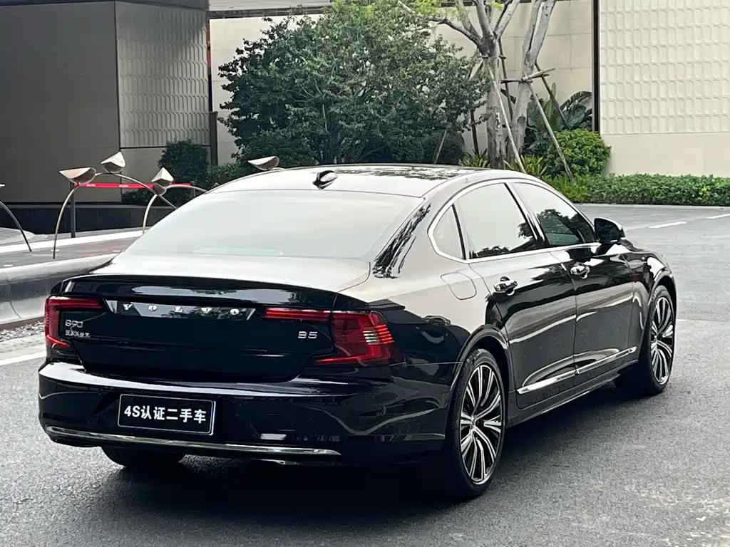 Volvo S90 2022 B5 Zhiyuan Luxury Edition купить на сайте DeffCars