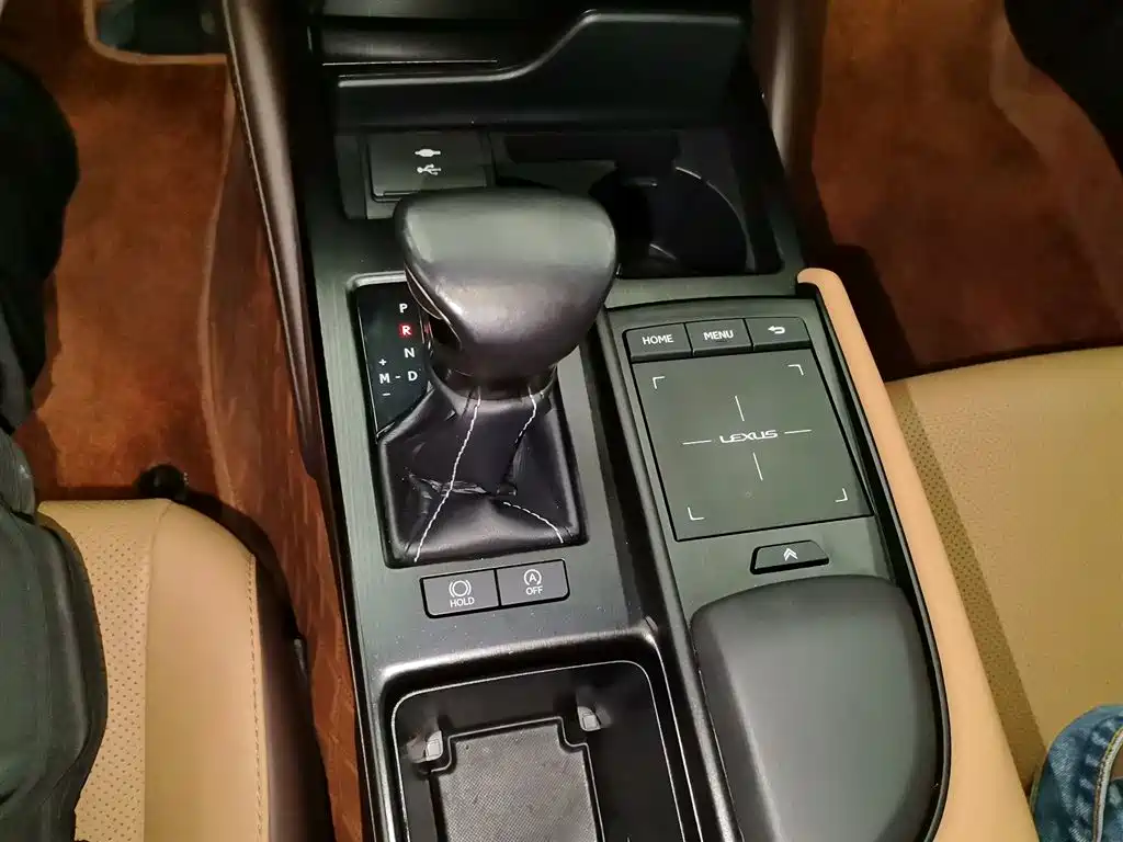 Lexus ES 2020 200 Excellence Edition купить на сайте DeffCars