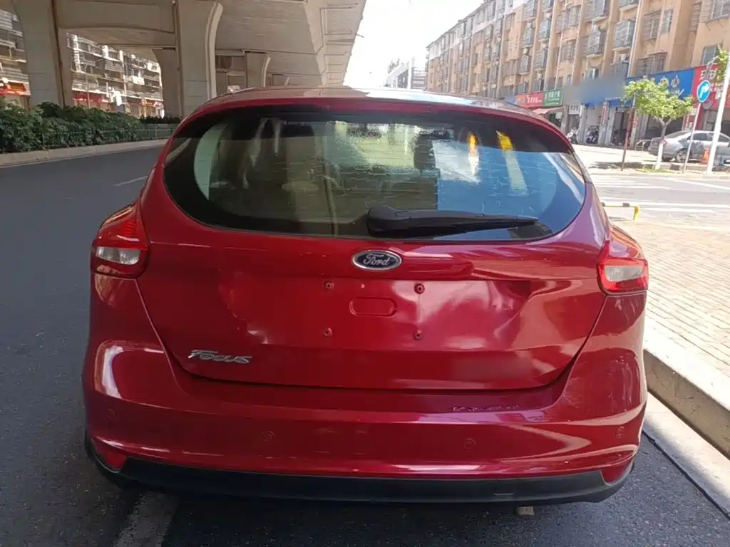 Focus 2015 hatchback 1.6L automatic fashion model купить на сайте DeffCars