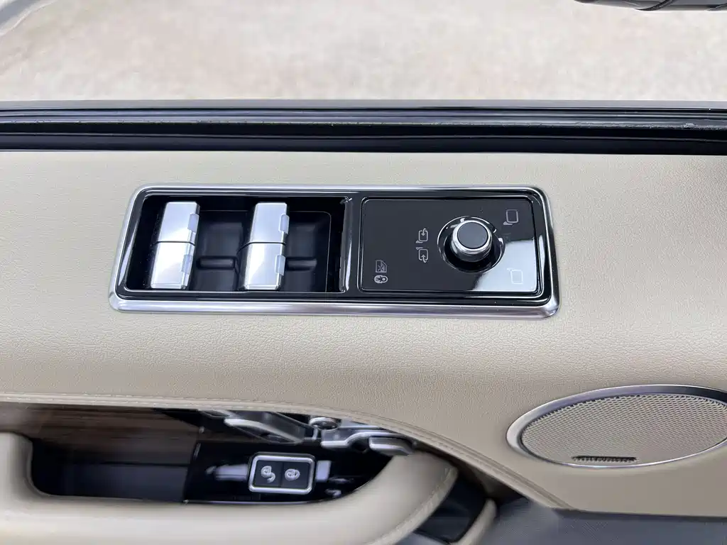 Range Rover 2018 3.0 SC V6 Vogue Extended Edition купить на сайте DeffCars